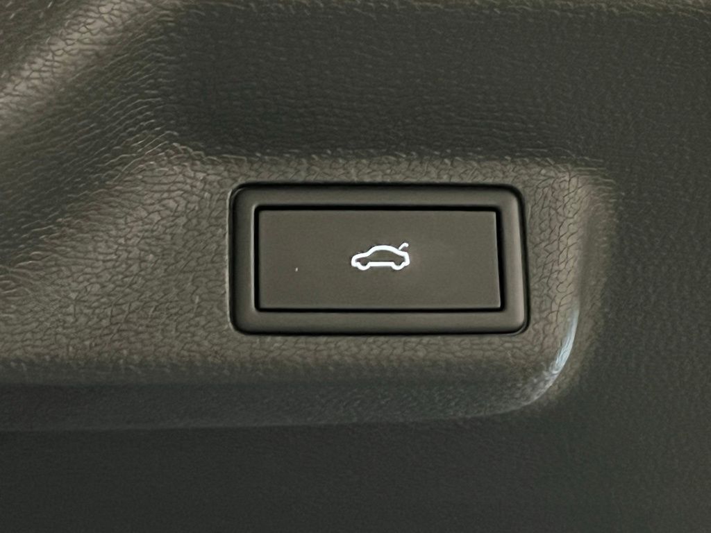 2025 Volkswagen ID. Buzz PRO S - Photo 37