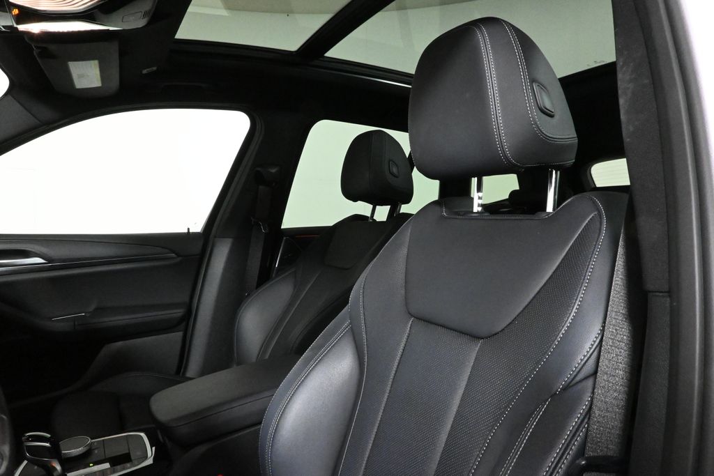Thumbnail: 2024 BMW X3 - 16