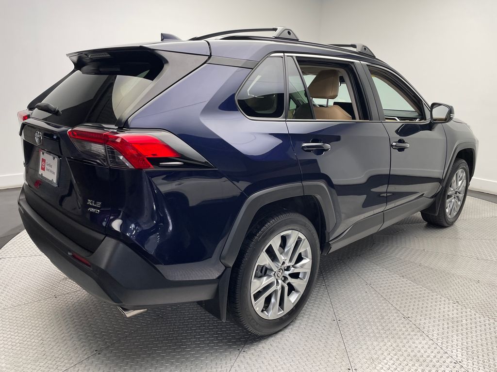 2024 Toyota RAV4 XLE Premium 5