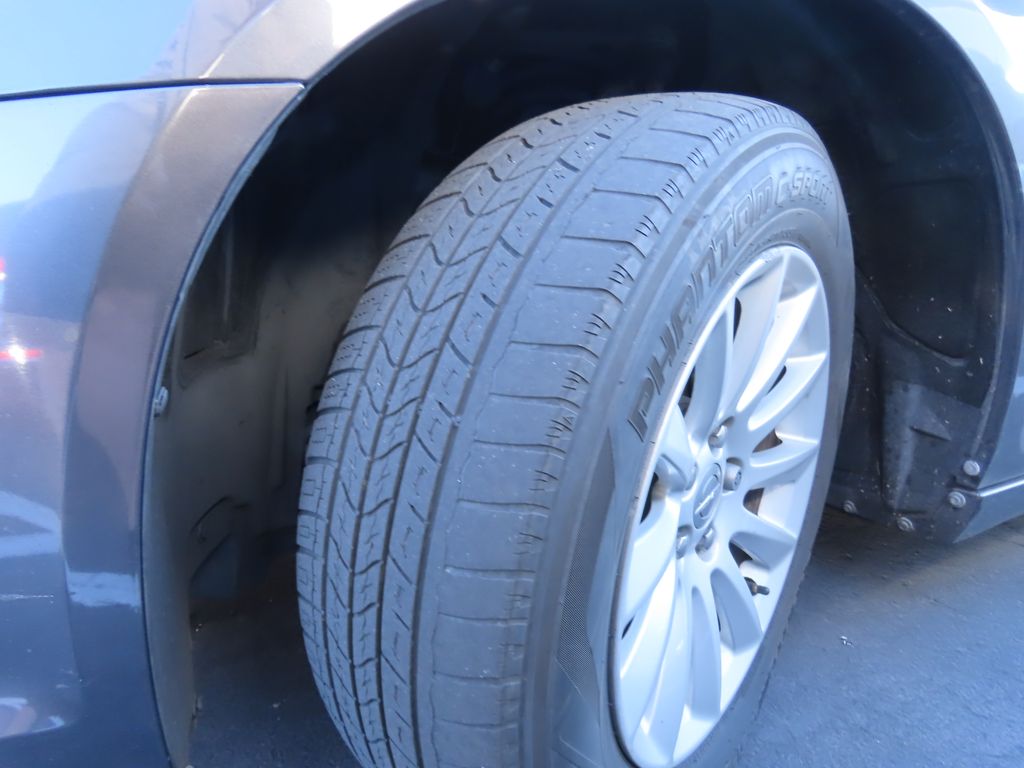 Thumbnail: 2014 Chrysler 300 - 14