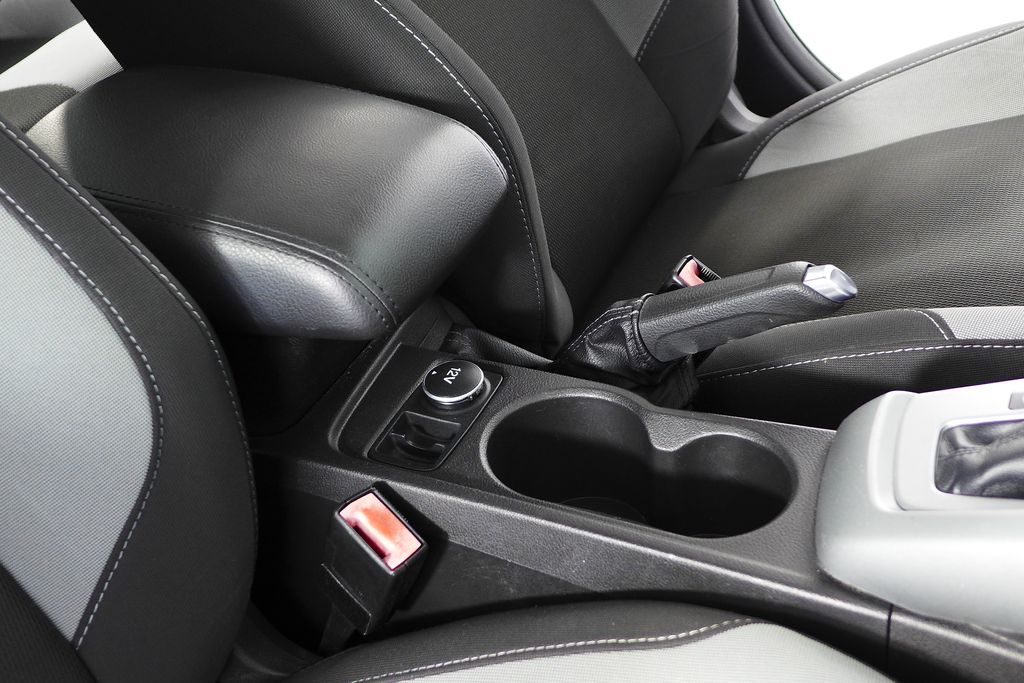 Thumbnail: 2012 Ford Focus - 16