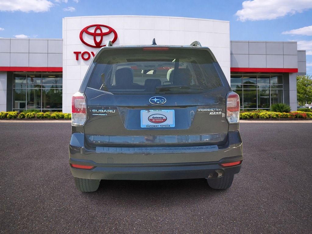 Thumbnail: 2017 Subaru Forester - 6