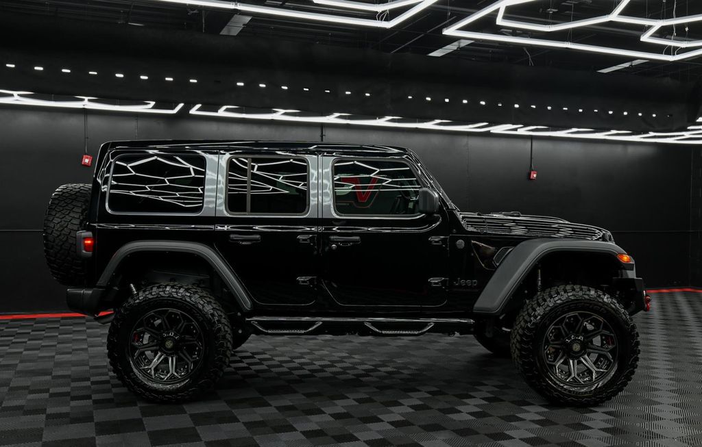 2025 Jeep Wrangler 4-Door Willys - Photo 5