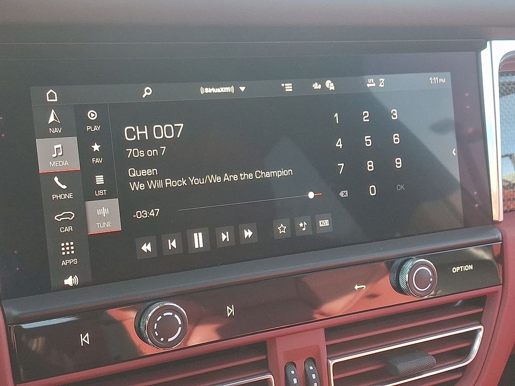 Thumbnail: 2026 Porsche Macan - 22