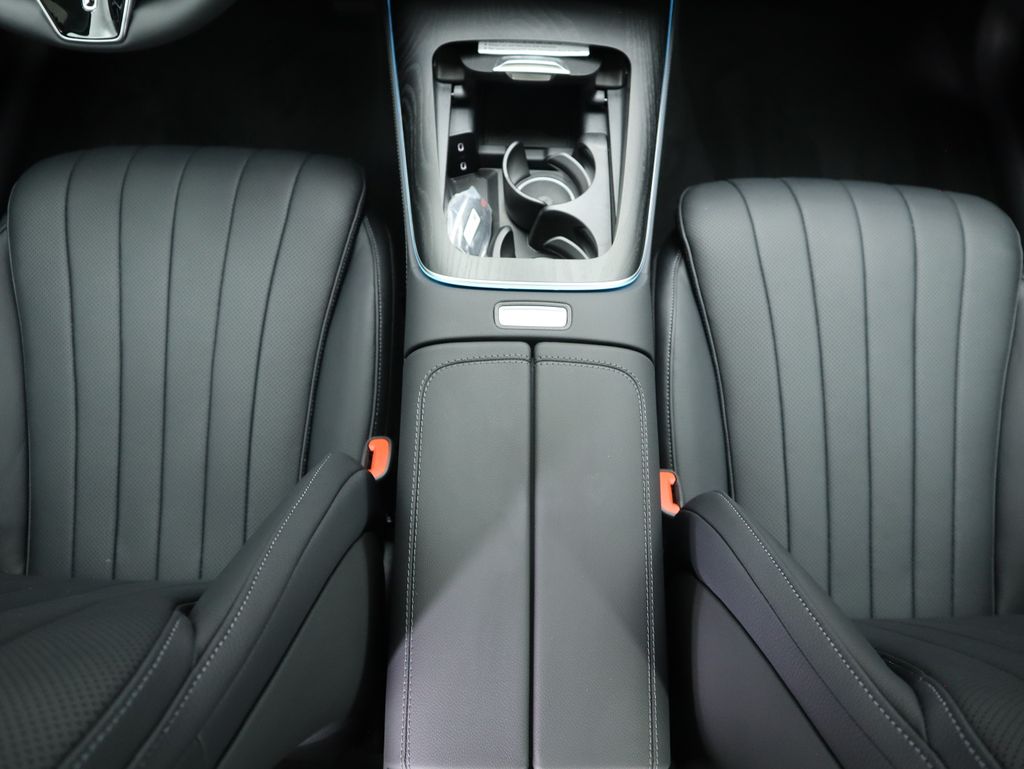 Thumbnail: 2025 Mercedes-Benz E-Class - 18