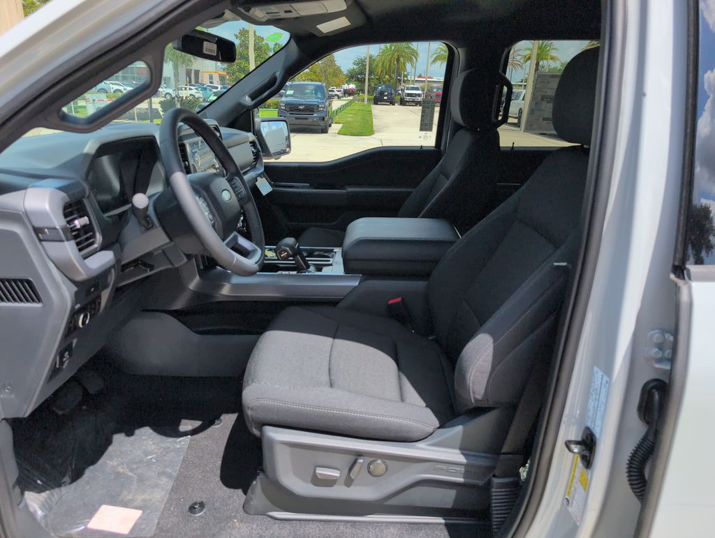 New 2026 White Ford XLT image 5