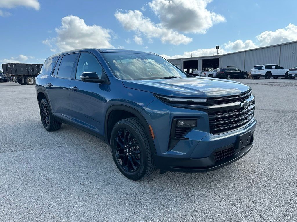 Lakeshore Blue Metallic 2024 Chevrolet Traverse SUV / Crossover Front-Wheel Drive 8-Speed Automatic
