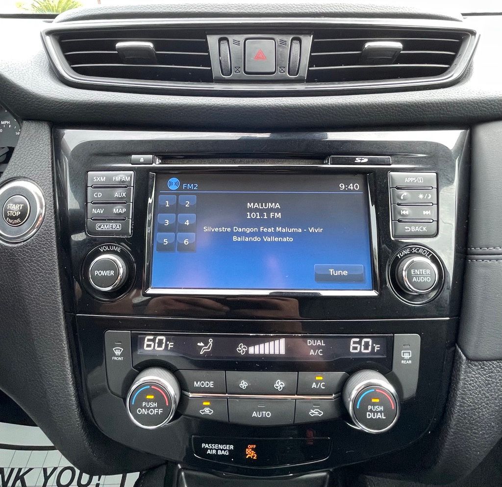 2017 Nissan Rogue SL Black at Autostrade