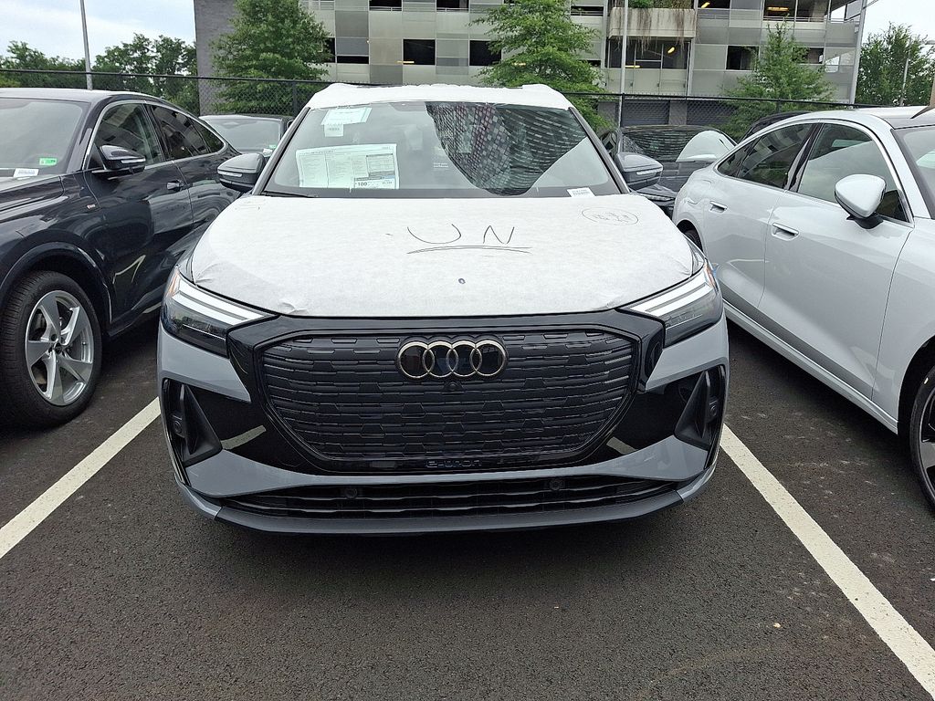 Thumbnail: 2025 Audi Q4 e-tron - 2