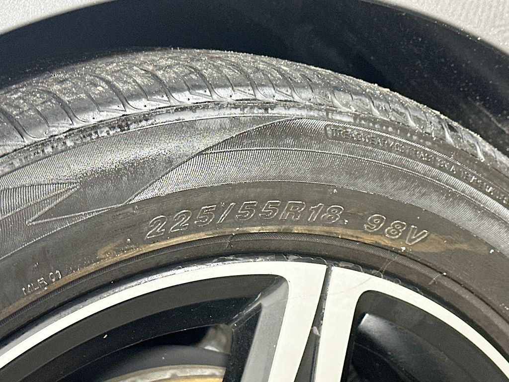 Used 2021 Gray Mercedes-Benz A 220 image 33