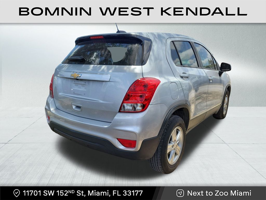 2020 Chevrolet Trax LS photo