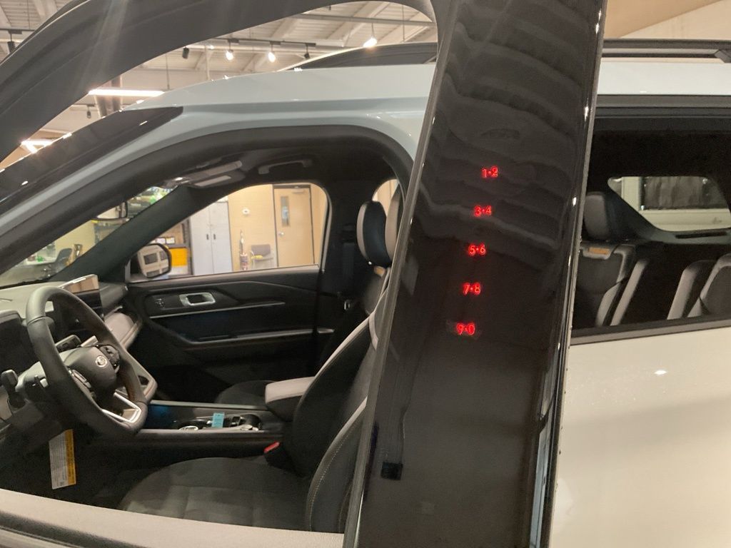 New 2026 White Ford Tremor image 17