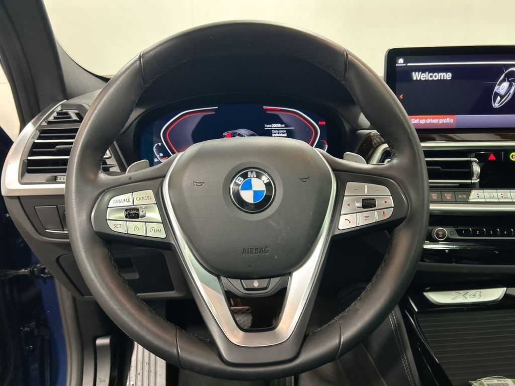 Thumbnail: 2025 BMW X4 - 14