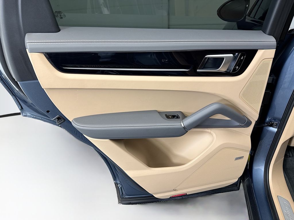 Thumbnail: 2019 Porsche Cayenne - 27