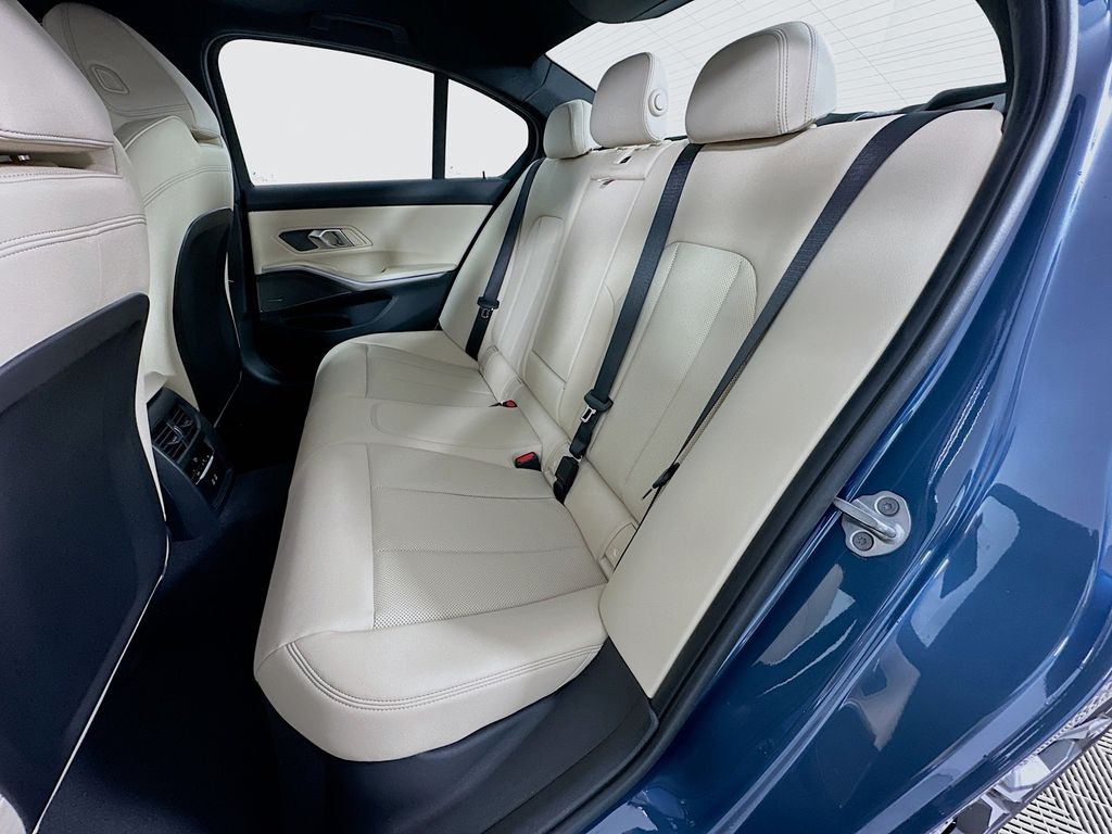 Thumbnail: 2026 BMW 3 Series - 17