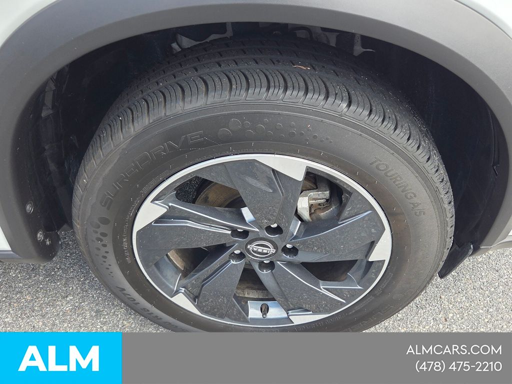 Used 2025 White Nissan SV image 18