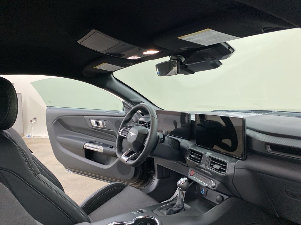 2024 Ford Mustang EcoBoost photo