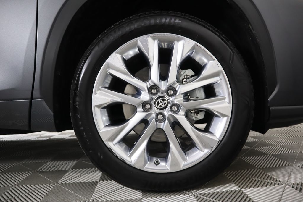 2024 Toyota Highlander Limited 32