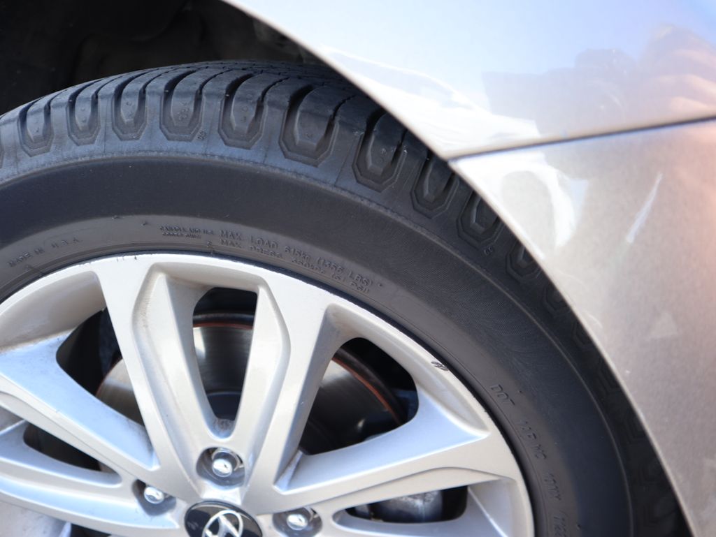 Thumbnail: 2015 Hyundai Elantra - 21