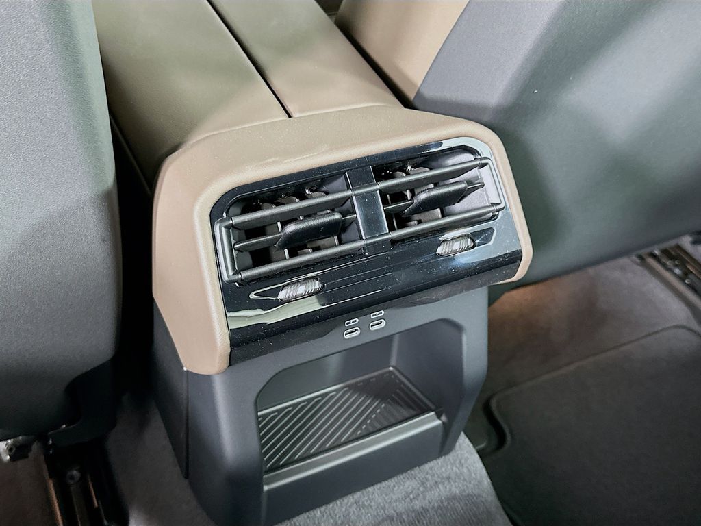 Thumbnail: 2025 BMW i5 - 18