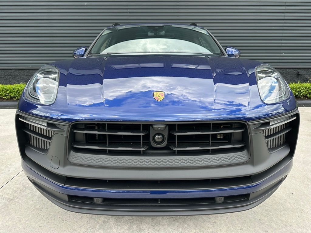 Thumbnail: 2025 Porsche Macan - 8
