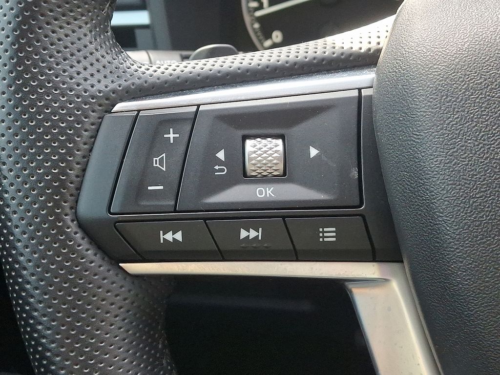 Thumbnail: 2023 Mitsubishi Outlander - 21