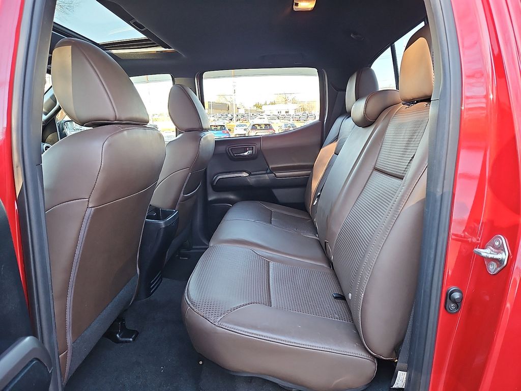 Thumbnail: 2017 Toyota Tacoma - 14