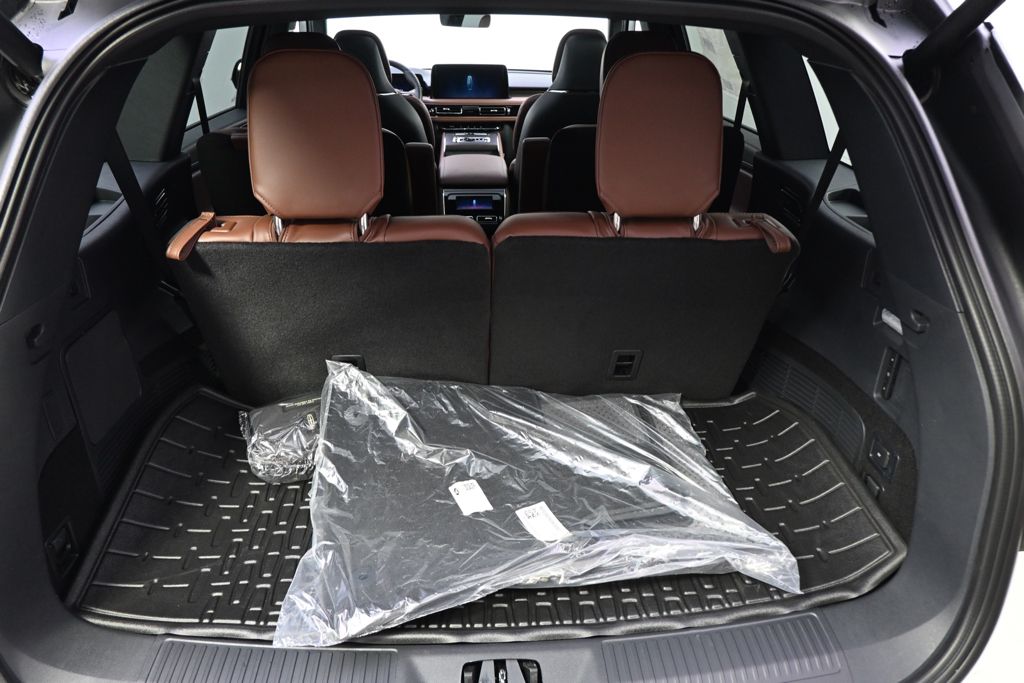 New 2026 White Lincoln Reserve image 19