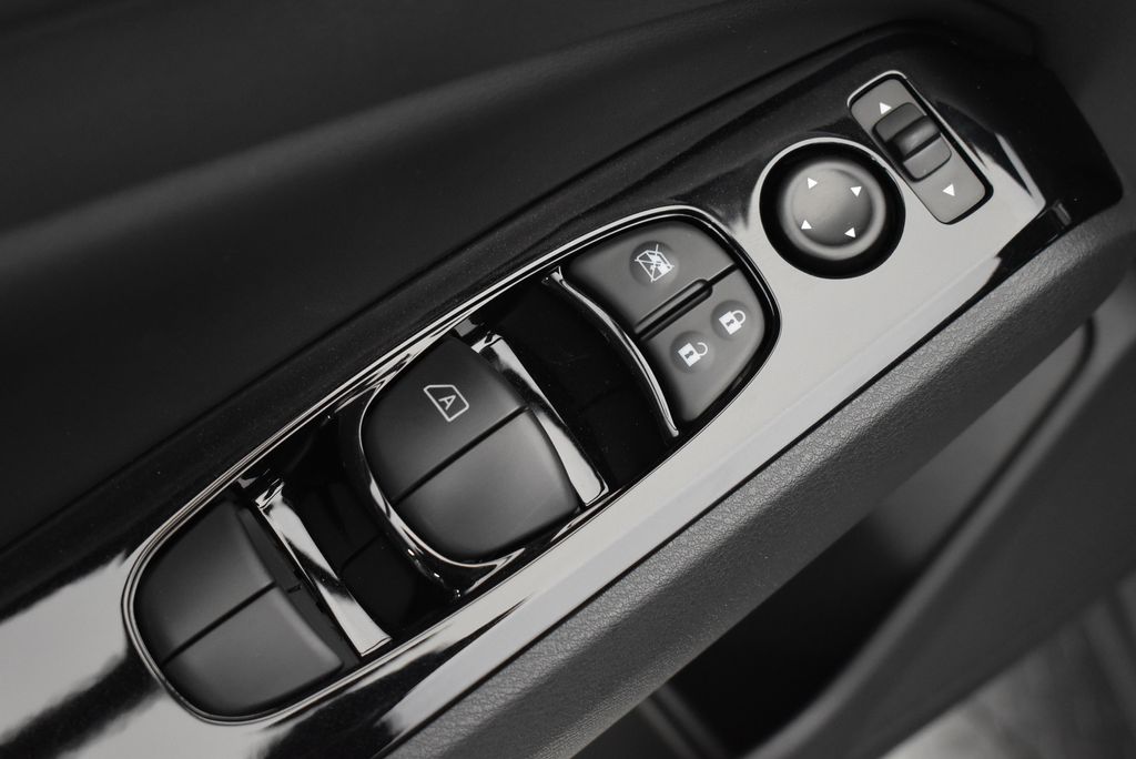 Thumbnail: 2025 Nissan Altima - 12