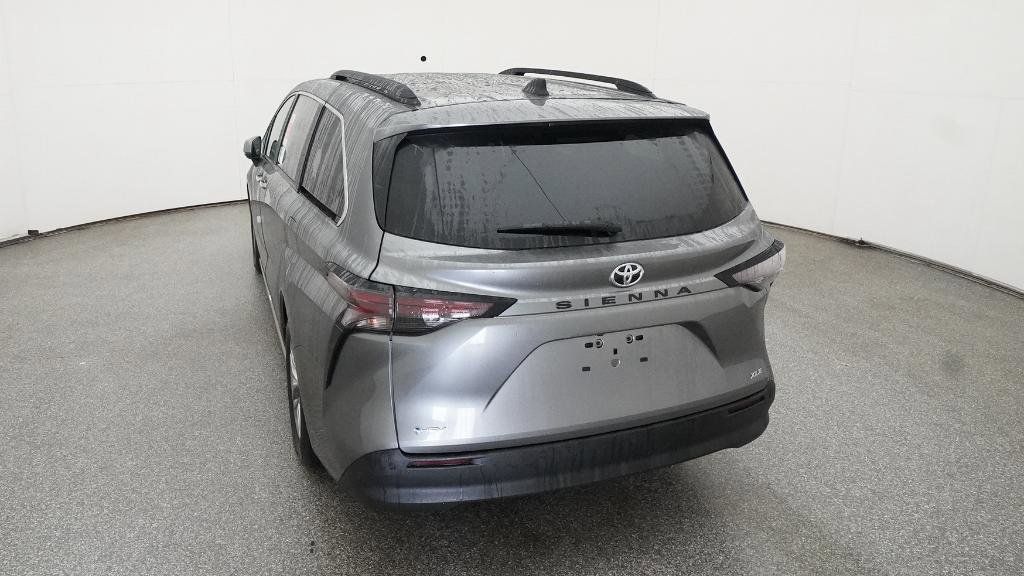 Thumbnail: 2026 Toyota Sienna - 6