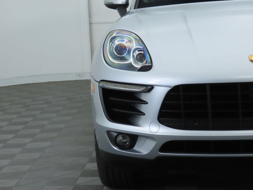 Thumbnail: 2015 Porsche Macan - 12