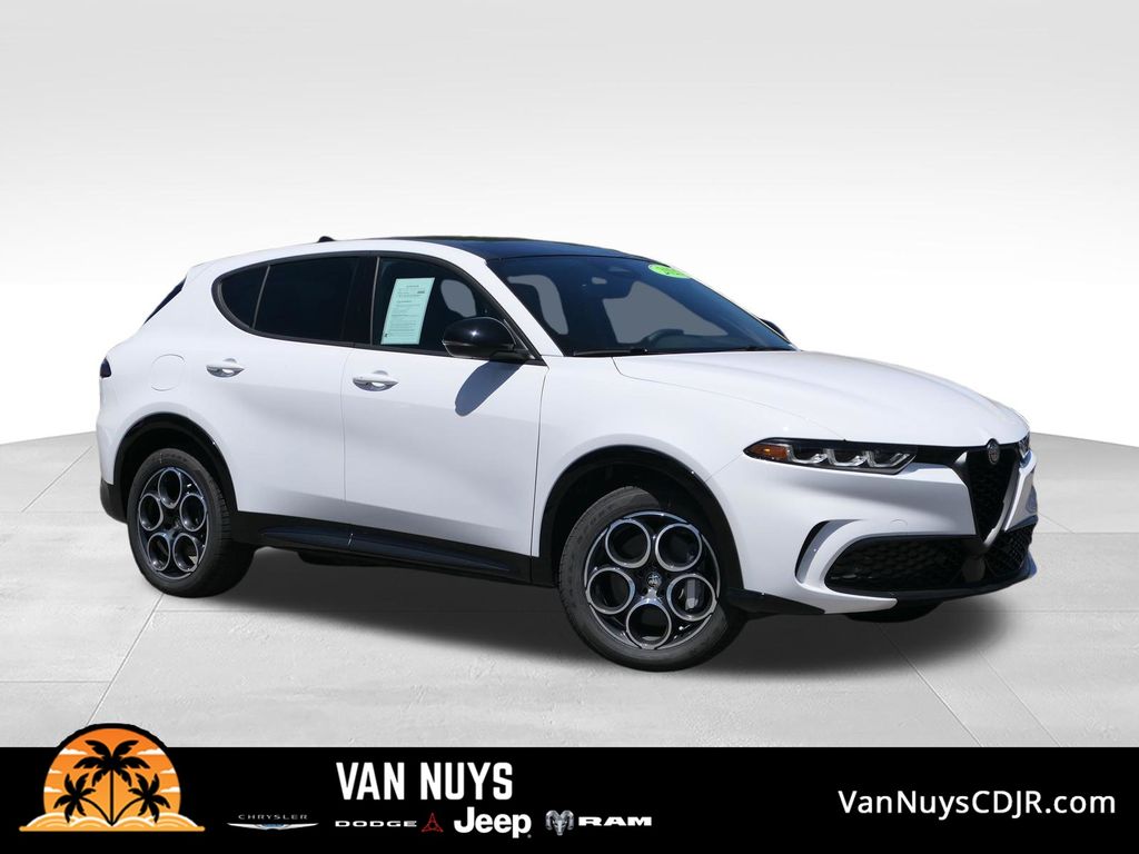 White 2025 Alfa Romeo Tonale Hybrid All-Wheel Drive 6-Speed Automatic