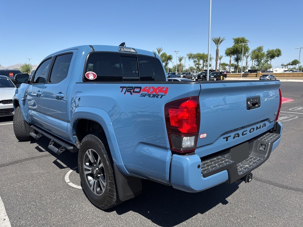 Thumbnail: 2019 Toyota Tacoma - 12