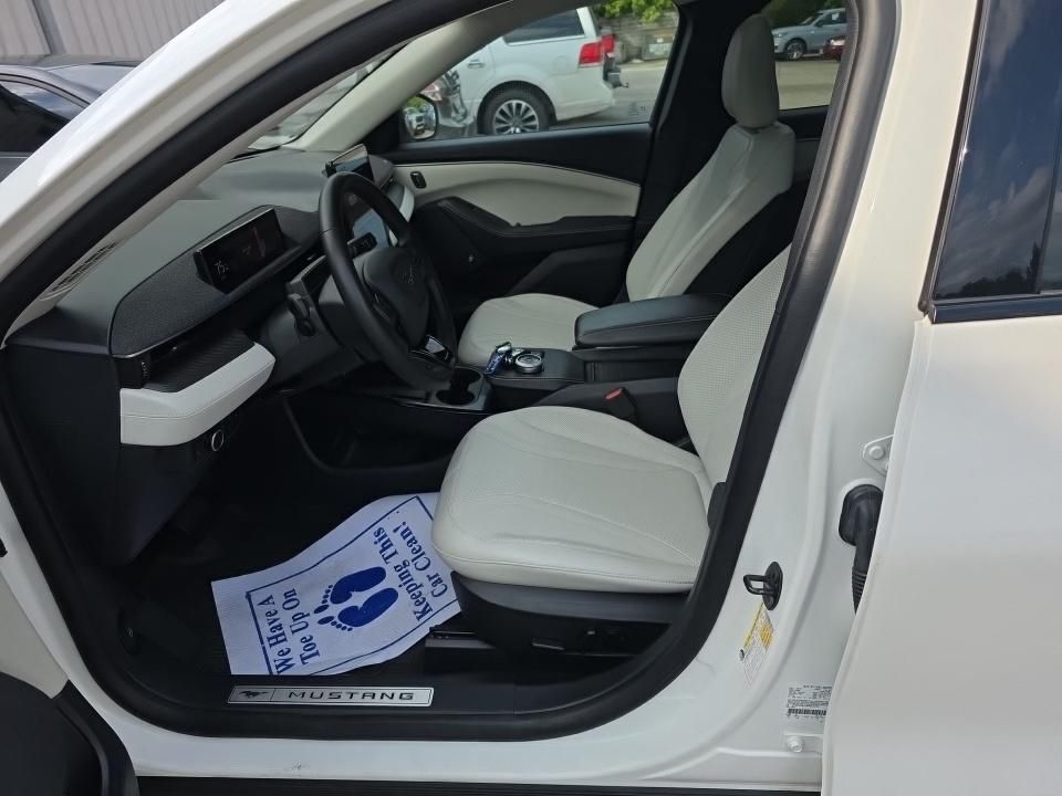 2023 Star White Metallic Tri-Coat Ford Mustang Mach-E Premium AWD SUV