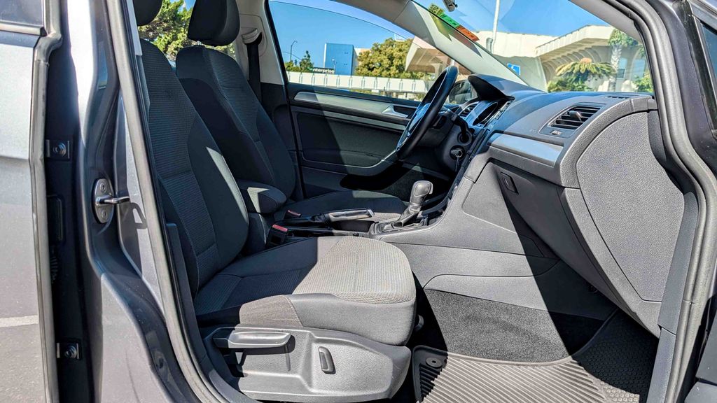 Used 2016 Volkswagen Golf TSI S 4-Door 4D Hatchback