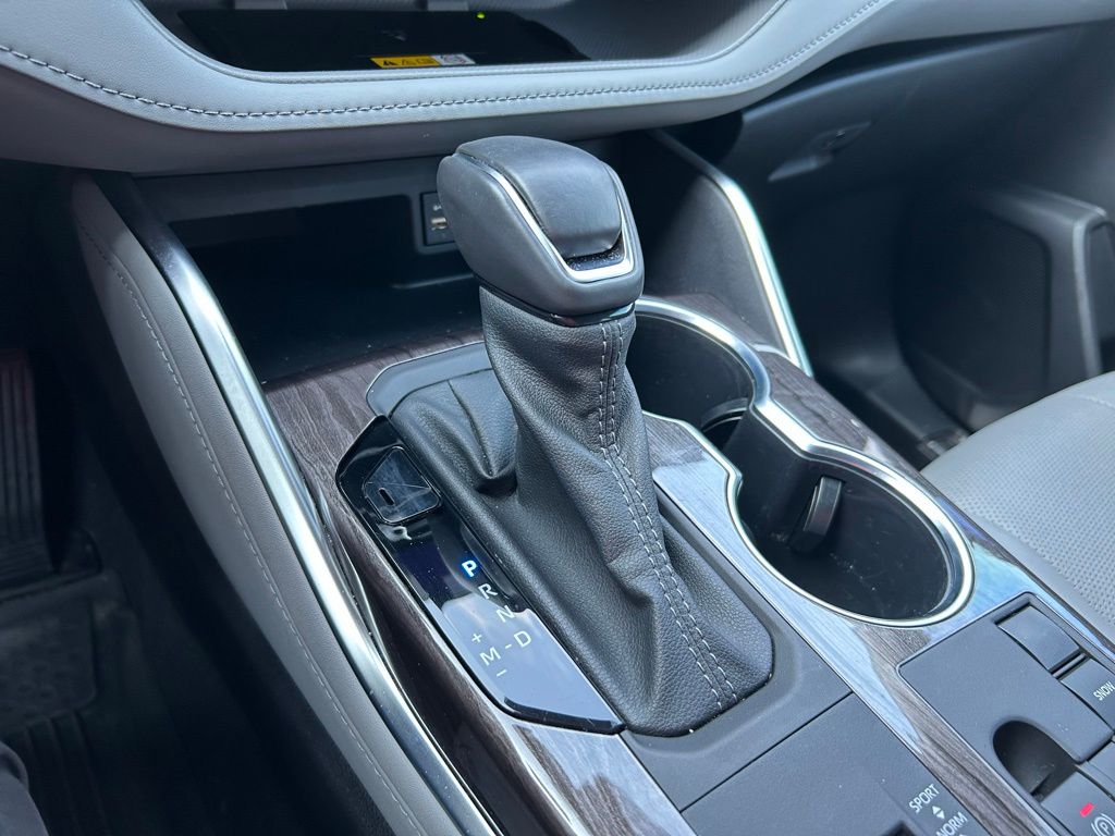 2024 Toyota Highlander Platinum 29