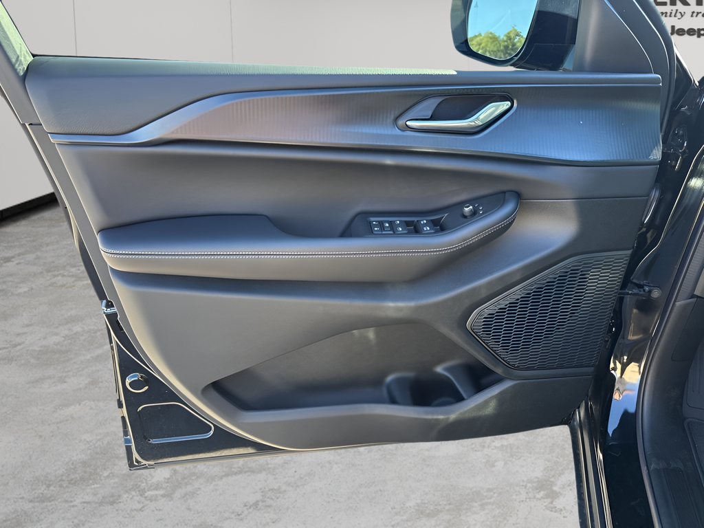 New Car 2025 Jeep Grand Cherokee  For Sale Under $40,000 In Austin, Texas