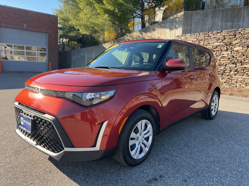 Mars Orange 2023 Kia Soul LX FWD SUV / Crossover Front-Wheel Drive Continuously Variable Transmission