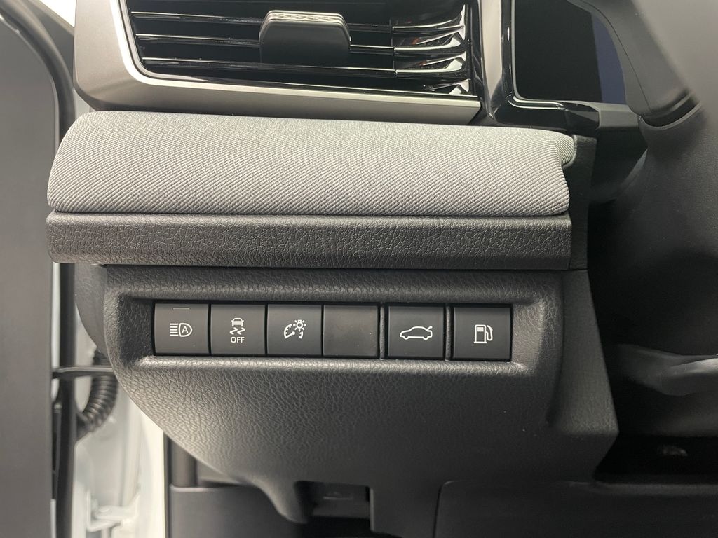2025 Toyota Camry LE 20
