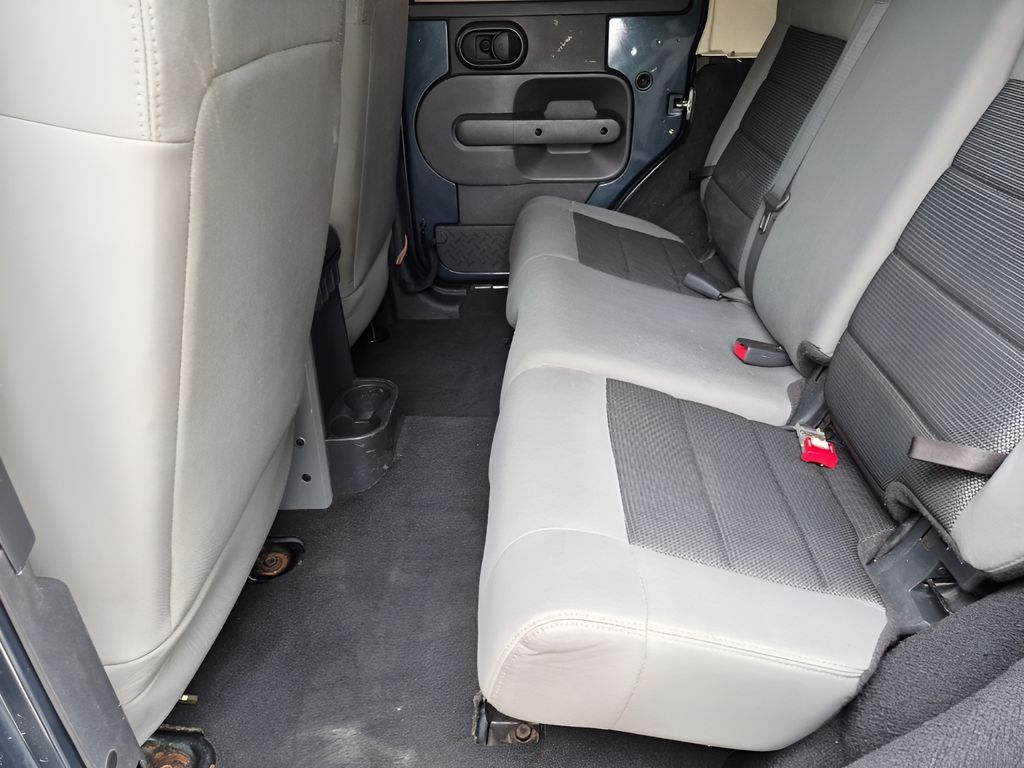 Used 2008  Jeep Unlimited X image 20