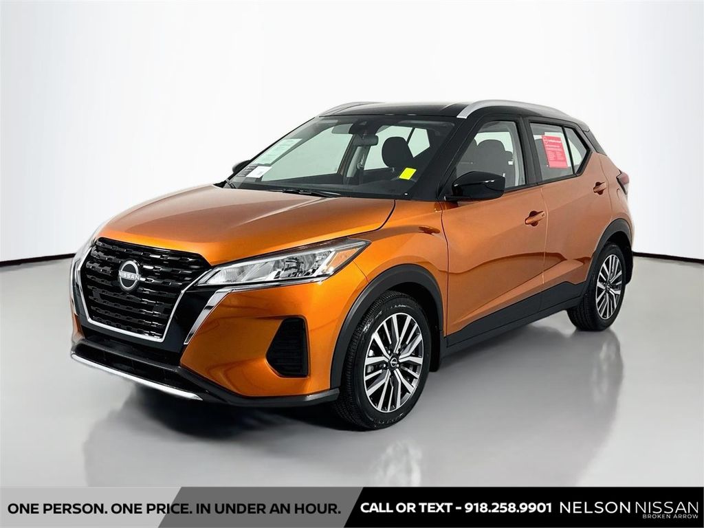 Monarch Orange Metallic/Super Black 2023 Nissan Kicks SUV / Crossover Front-Wheel Drive Continuously Variable Transmission