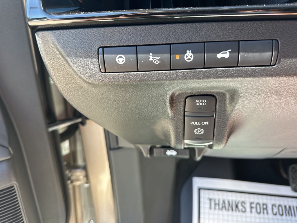 2025 Champagne Silver Metallic Nissan Murano Platinum AWD SUV