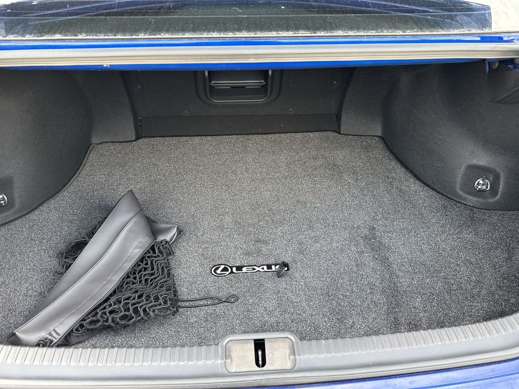 Thumbnail: 2021 Lexus ES - 13