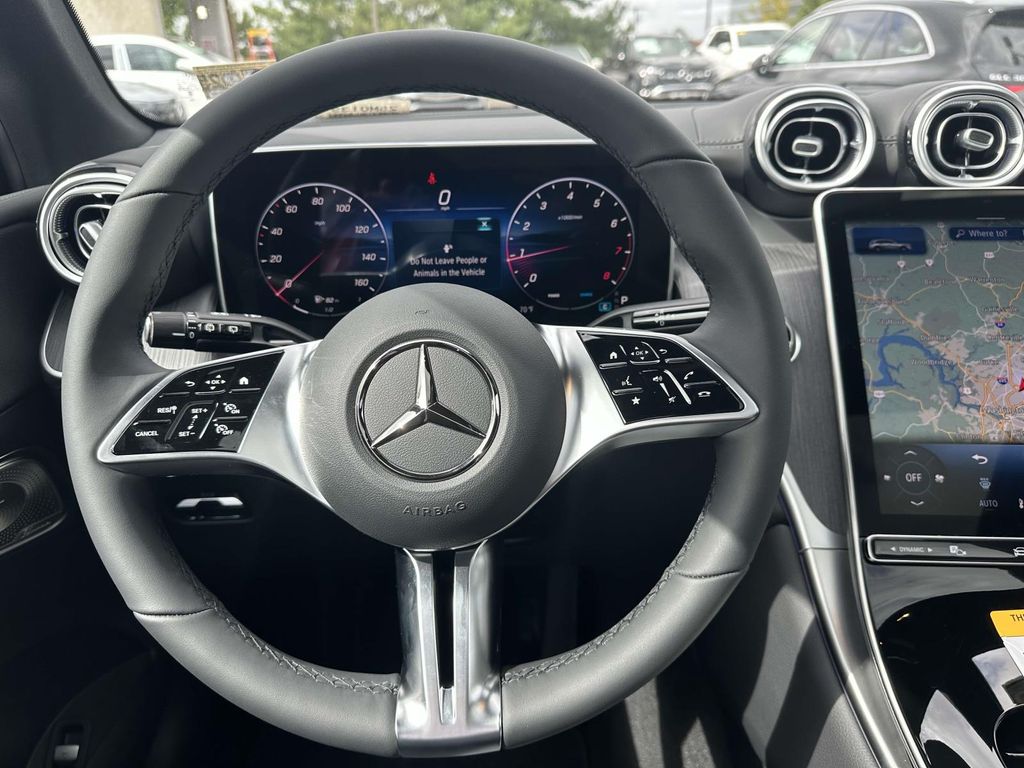 2025 Mercedes-Benz GLC 300 9