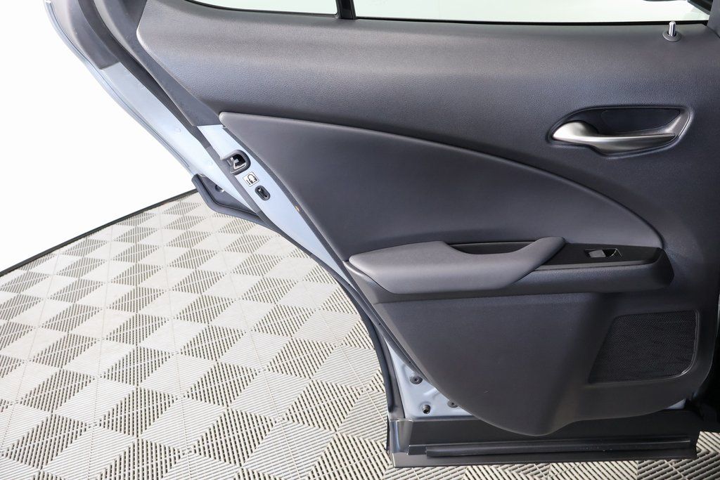 Thumbnail: 2024 Lexus UX - 13