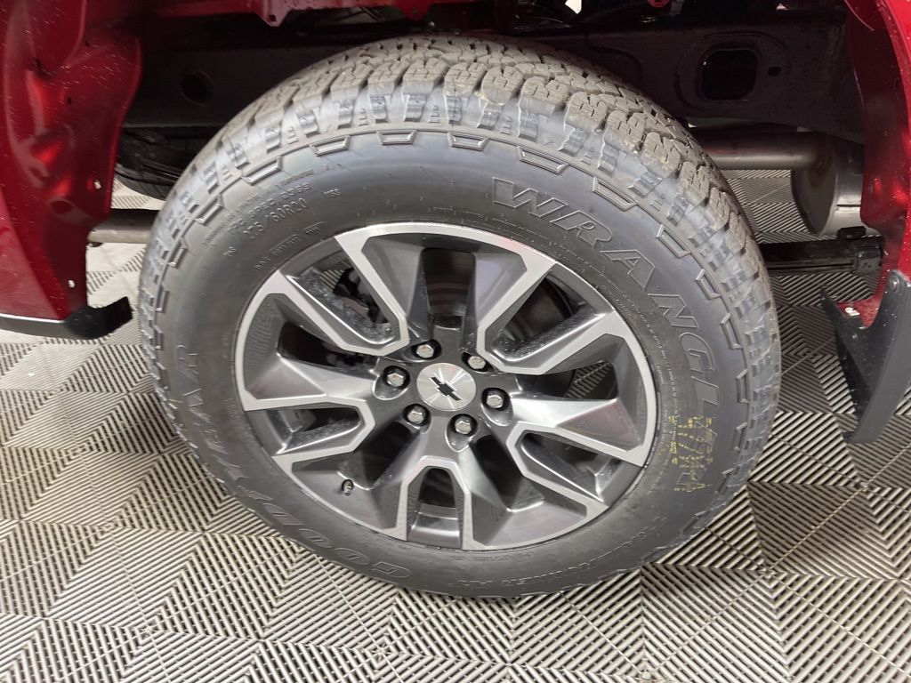 2025 Chevrolet Silverado 1500 RST 17