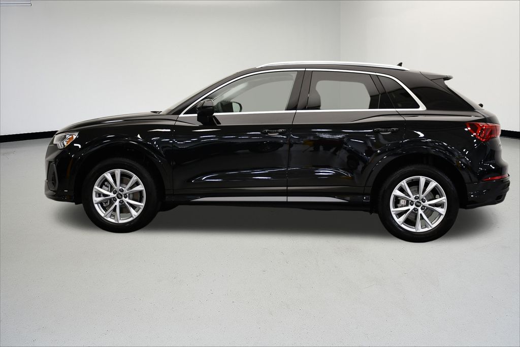 Thumbnail: 2025 Audi Q3 - 2