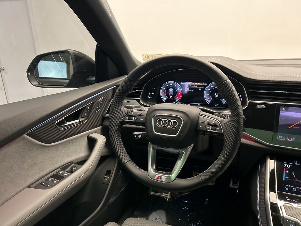 Thumbnail: 2025 Audi SQ8 - 25