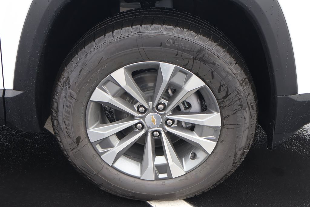 Thumbnail: 2026 Chevrolet Equinox - 11