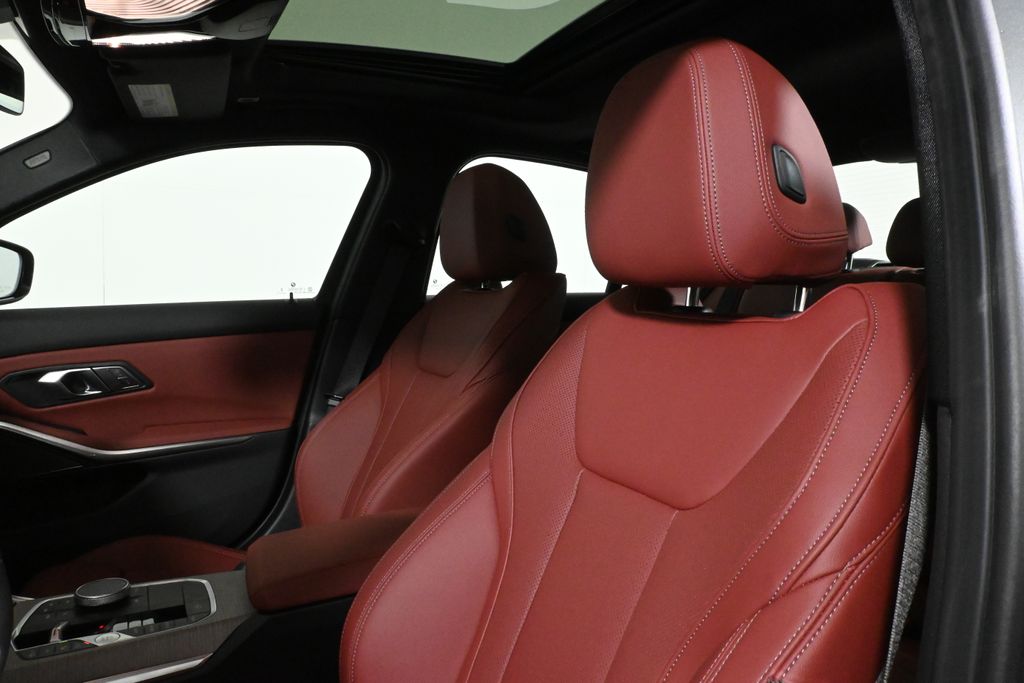 Thumbnail: 2026 BMW 3 Series - 16